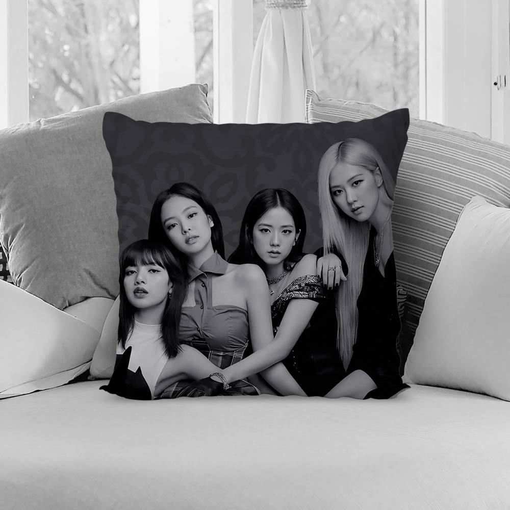کوسن blackpink3
