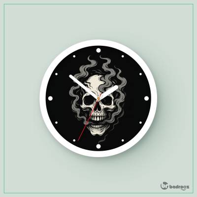 ساعت دیواری  اسکلت در حال دود شدن