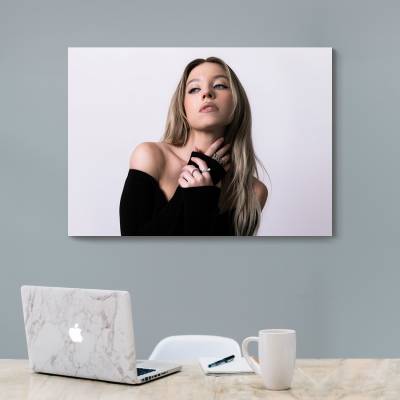 شاسی  طرح سیدنی سوئینی ( Sydney Sweeney ) - کد : 003 