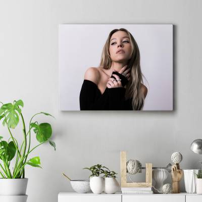 تابلو کنواس (بوم) طرح سیدنی سوئینی ( Sydney Sweeney ) - کد : 003 