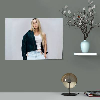 پوستر  طرح سیدنی سوئینی ( Sydney Sweeney ) - کد : 006 