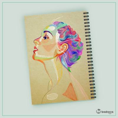 دفتر یادداشت بانویی با موهای رنگی
