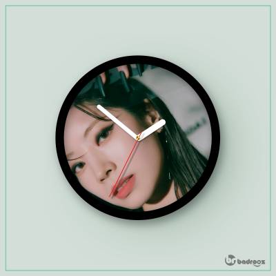 ساعت دیواری  twice dahyun