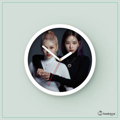 ساعت دیواری  aespa ningning karina