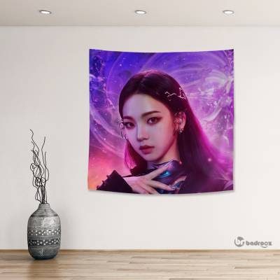بک دراپ مربع aespa karina