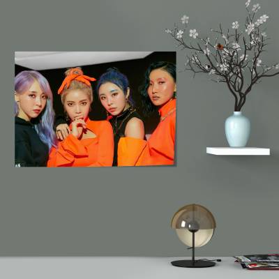 پوستر سیلک mamamoo reality in black