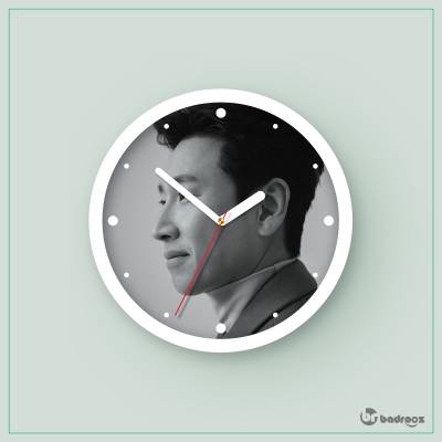 ساعت دیواری  Lee Sun-kyun