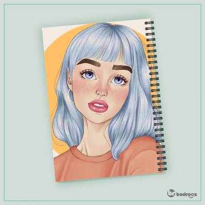 دفتر یادداشت دختری با موهای آبی