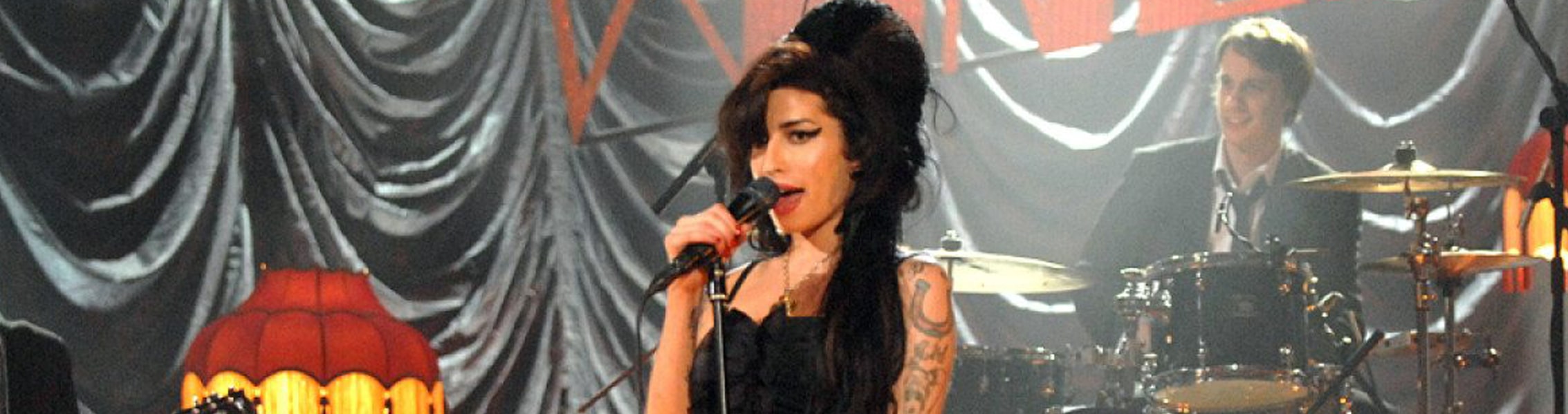 خرید محصولات ایمی واینهاوس (Amy Winehouse)